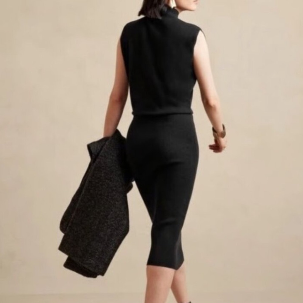 Banana Republic Black Sleeveless Mock Neck Dress